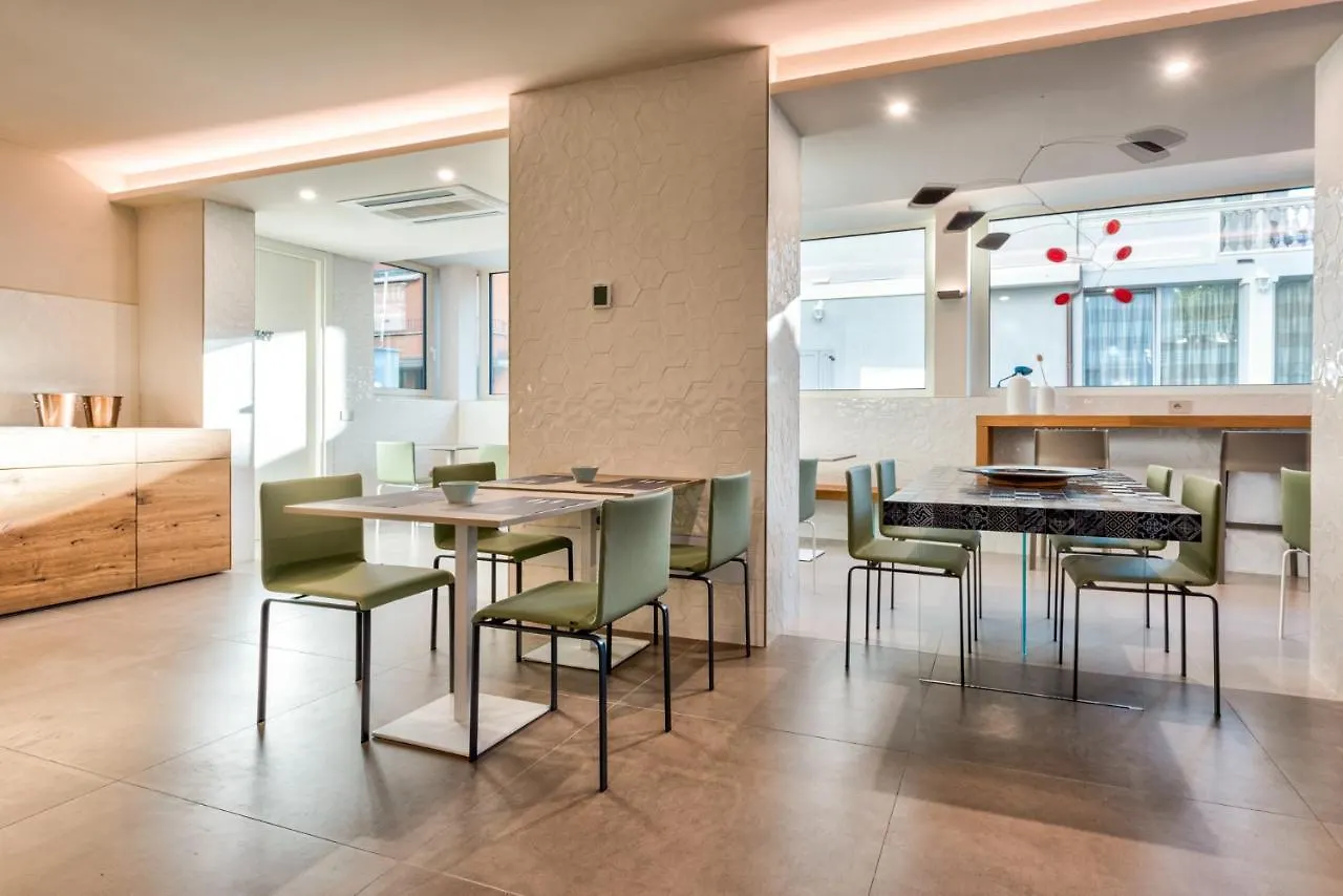 Open Hotel Rimini 4*,