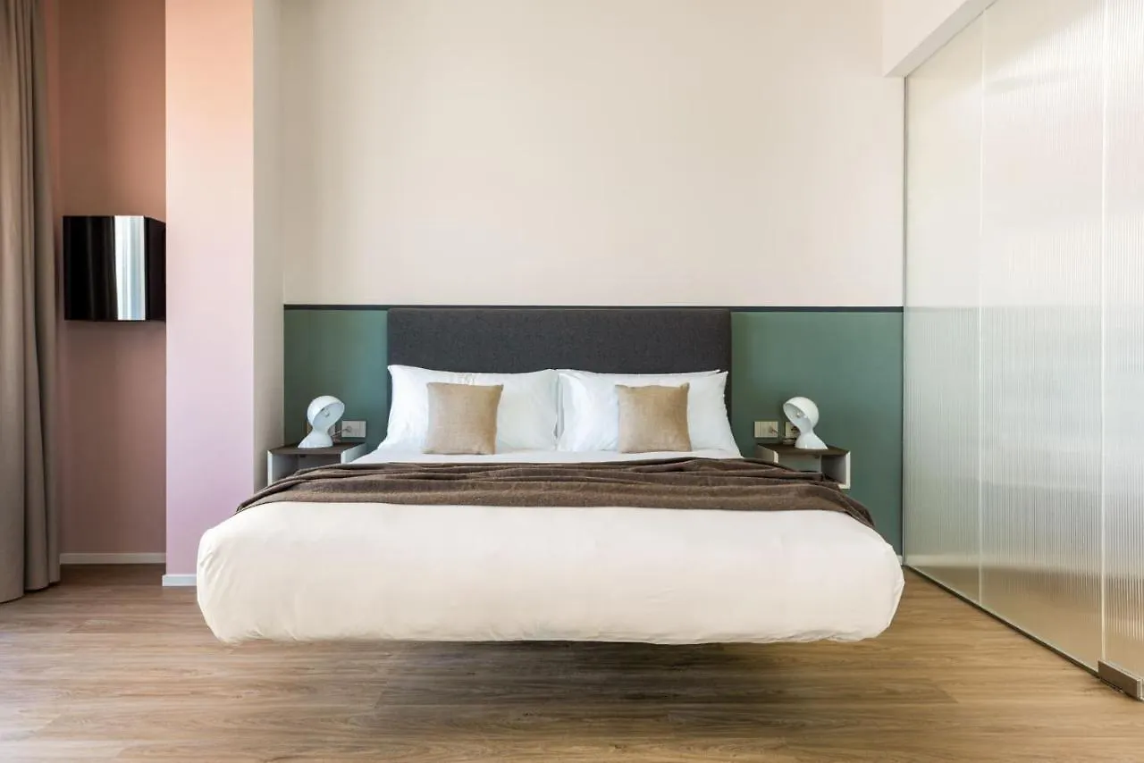 Open Hotel Римини