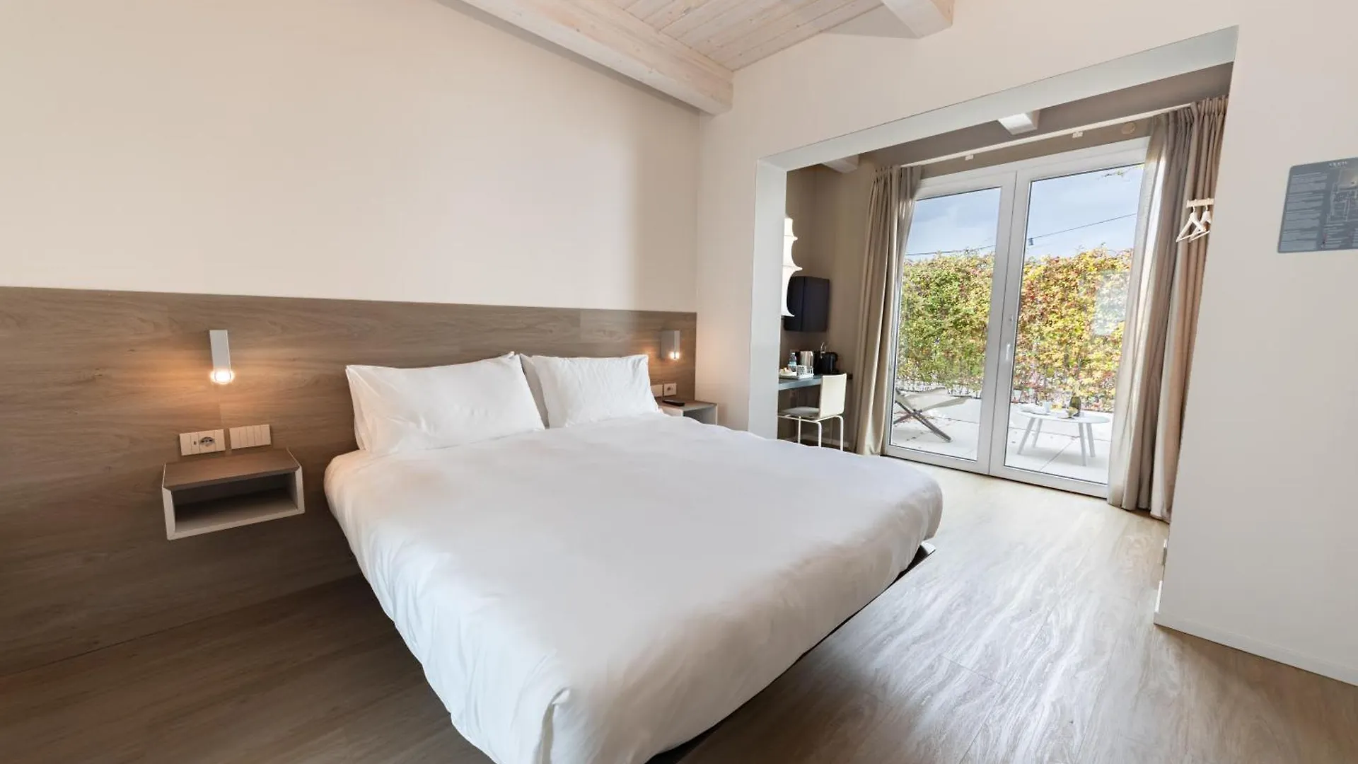 Open Hotel Римини